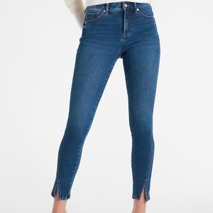 Express Mid Rise Extra Supersoft Vented Hem Skinny Jeans 2S